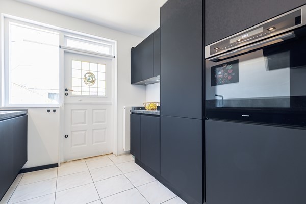 Medium property photo - Rembrandtstraat 112, 3262 HS Oud-Beijerland